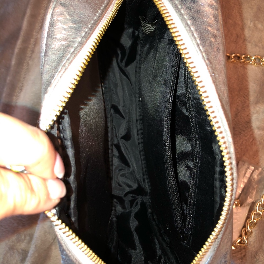 🤍 Victoria’s Secret Metallic Crossbody Bag NWT - Picture 3 of 8
